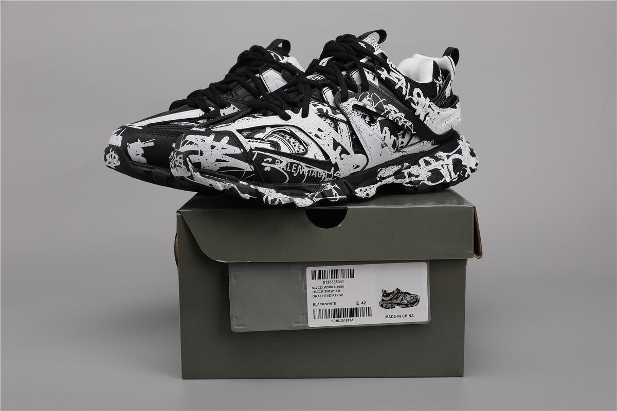 BLCG 2030-34 Black & White Graffiti